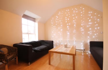 St Georges Mews, Jesmond, Newcastle - Image 2